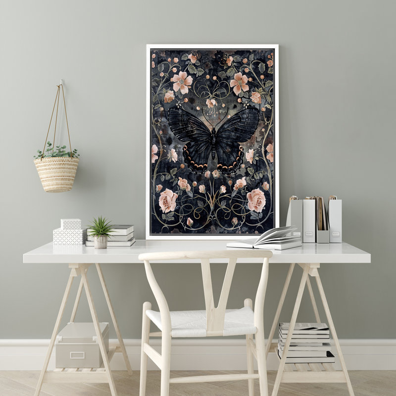 «Butterfly Moody», animaux gothiques foncés, œuvres d'art botaniques foncées, H 24 po x l 16 po, Blanc