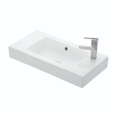 Minimal 17 in. L Bathroom Sink