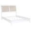 Grand lit côtier avec finition blanche, tête de lit tapissier à deux panneaux et tête de lit rembourrée en mousse de lin, détails pieds de support stables pour la chambre à coucher