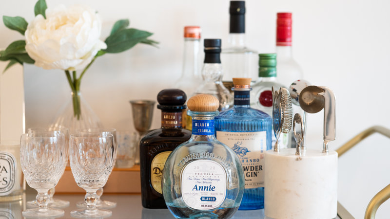 How to Decorate Your Bar Cart Like a Pro