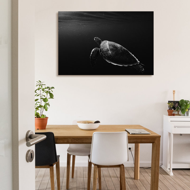 Tortue de mer noire et blanche sur toile, H 28 po x l 40 po x P 1,5 po