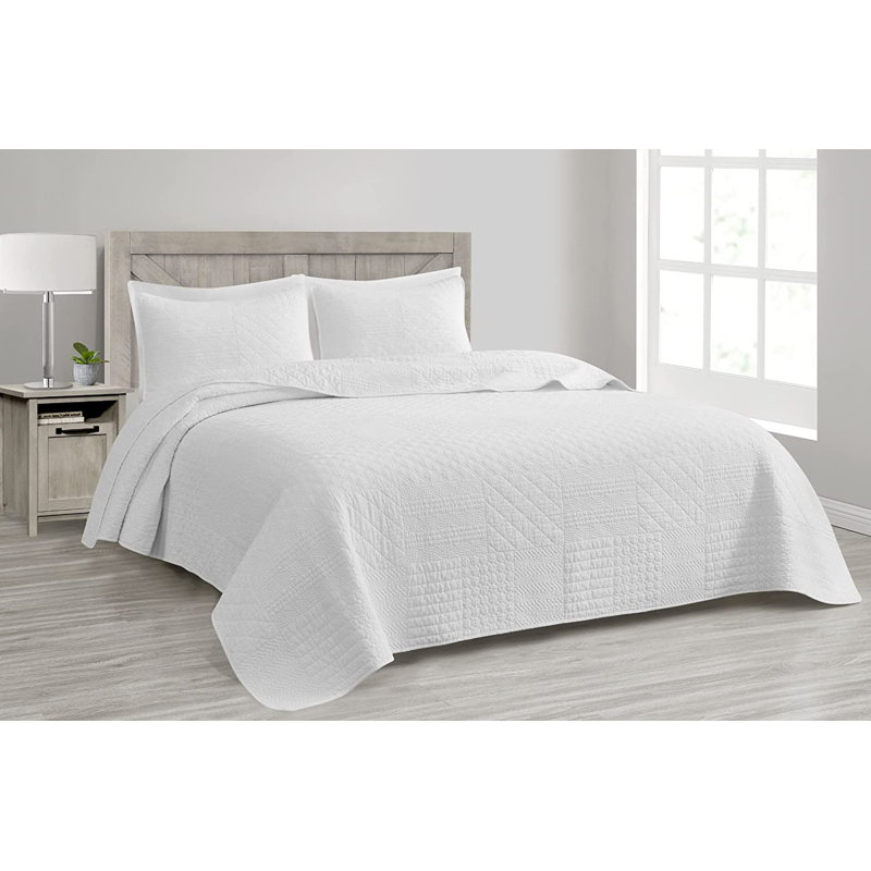 Motley Pre-Washed Cotton Classic Geometric Embroidered Quilt Set, Queen Quilt + 2 Standard Shams, White