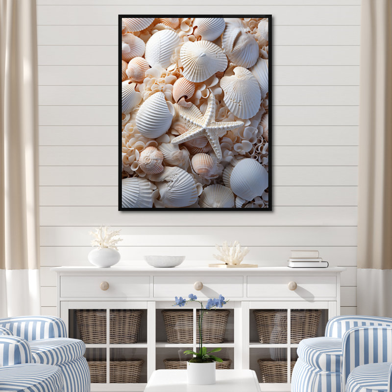«Beach Photo Seashell Collage IX - Coastal Animal», reproduction d'art mural, H 32 po x l 16 po x P 1 po, Cadre flottant noir