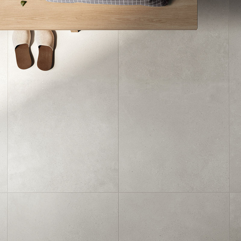 Carreau de porcelaine aspect béton italien 24 po x 48 po Kintsugi, Brouillard gris clair