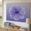 Toile, une délicate fleur de lavande avec des pétales arrondis centrés sur un art mural-443361144