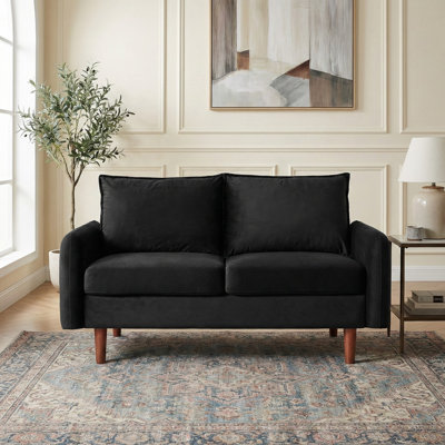  Causeuse de 56 po de large à accoudoirs arrondis en velours, avec poches de rangement latérales et petit coussin décoratif carré