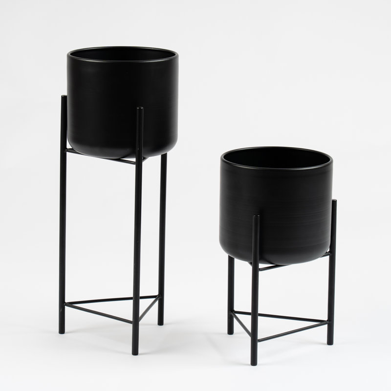 Set of 2 Metal Planters on Stands, Black