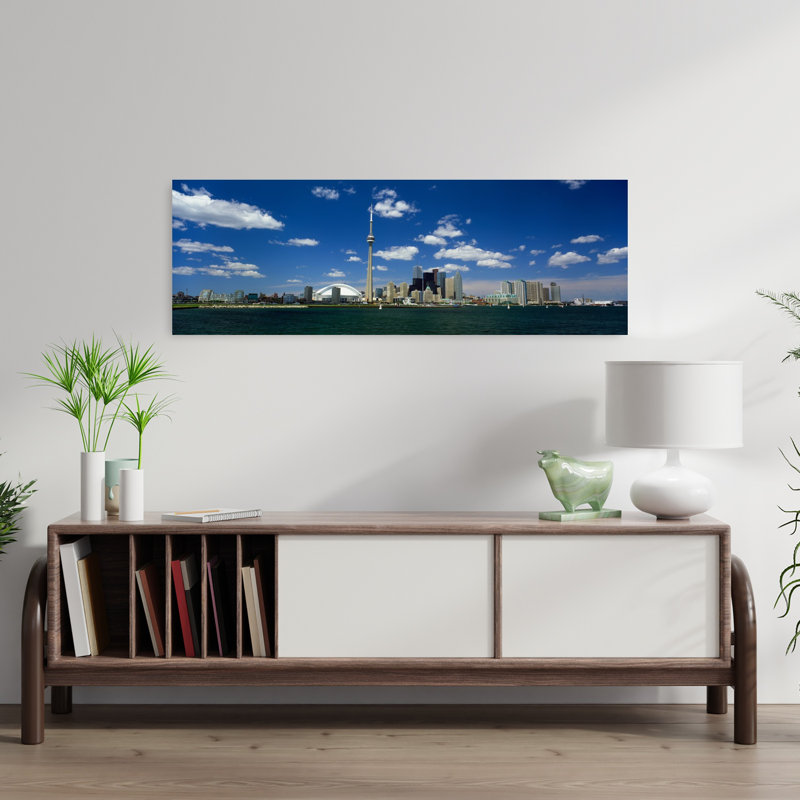 Canada, Ontario, Toronto, architecture contemporaine abstraite, art mural, H 12 po x l 36 po