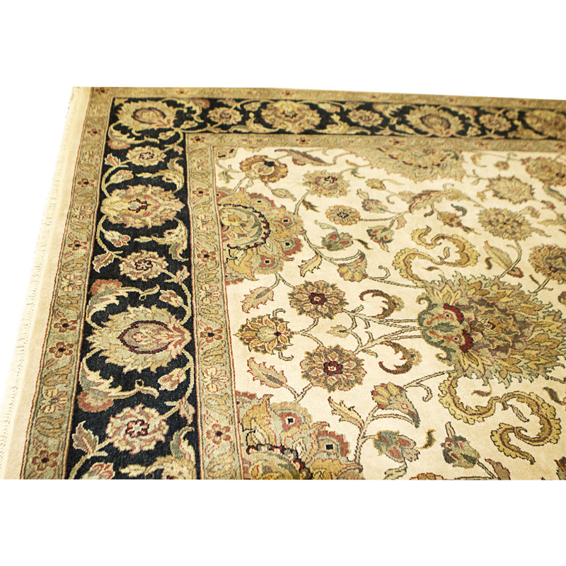 Hand Knotted Wool Area Rug in Ivory And Black