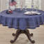 Nappe unie texturée unie avec drapé épuré, bordure décorative minimale et style polyvalent pour les repas et les réceptions, 60 po-1821989696-1821989689