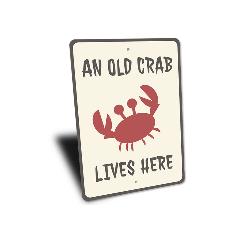 Vieille enseigne en aluminium «Old Crab Lives Here», H 18 po x l 12 po x P 0,06 po