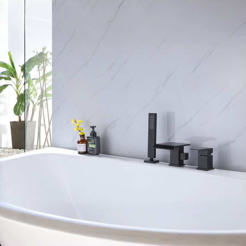 Brass Bathtub Faucet with Modern Design