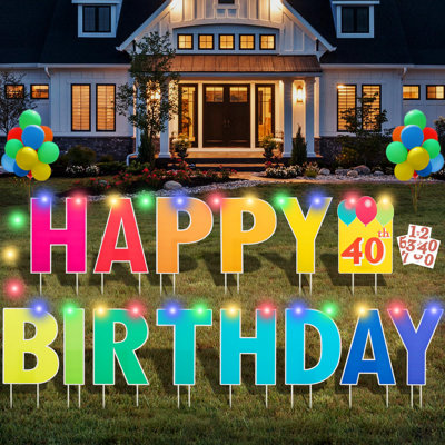 Enseigne de joyeux anniversaire avec piquets, signe d'anniversaire personnalisable avec lumières DEL colorées de 32,8 pi, 20 autocollants numériques et 20 ballons, décorations intérieures / extérieures polyvalentes pour les fêtes, la pelouse et le jardin