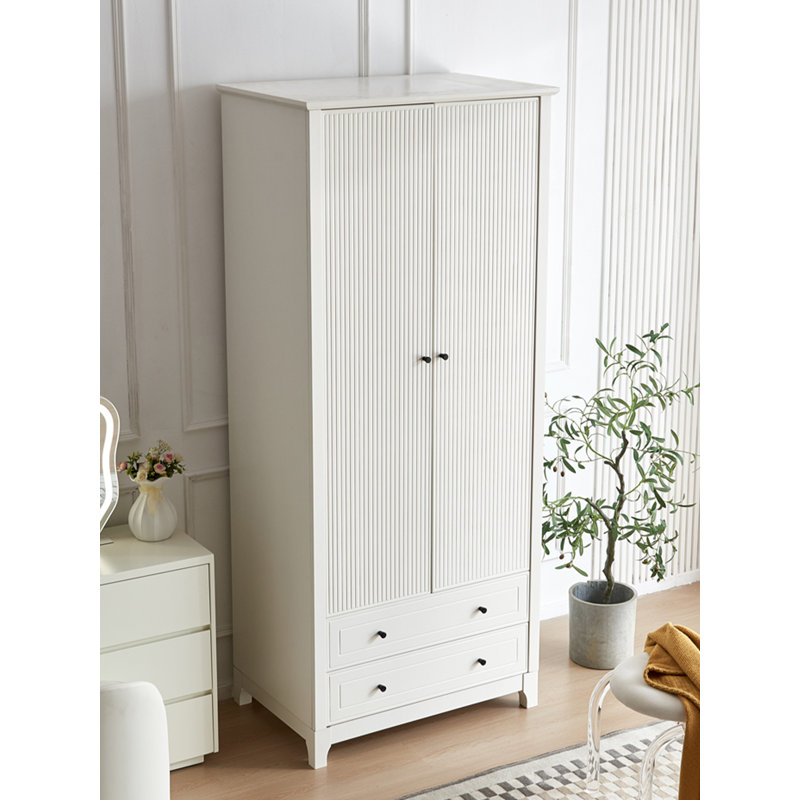 Petite armoire de style crème française