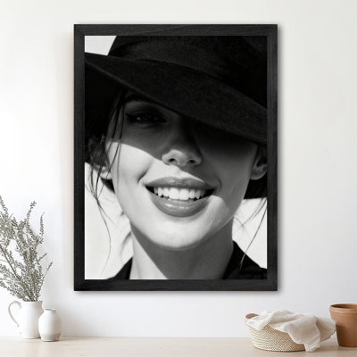 Reproduction d'art encadrée noire rétro Sunshine Girl