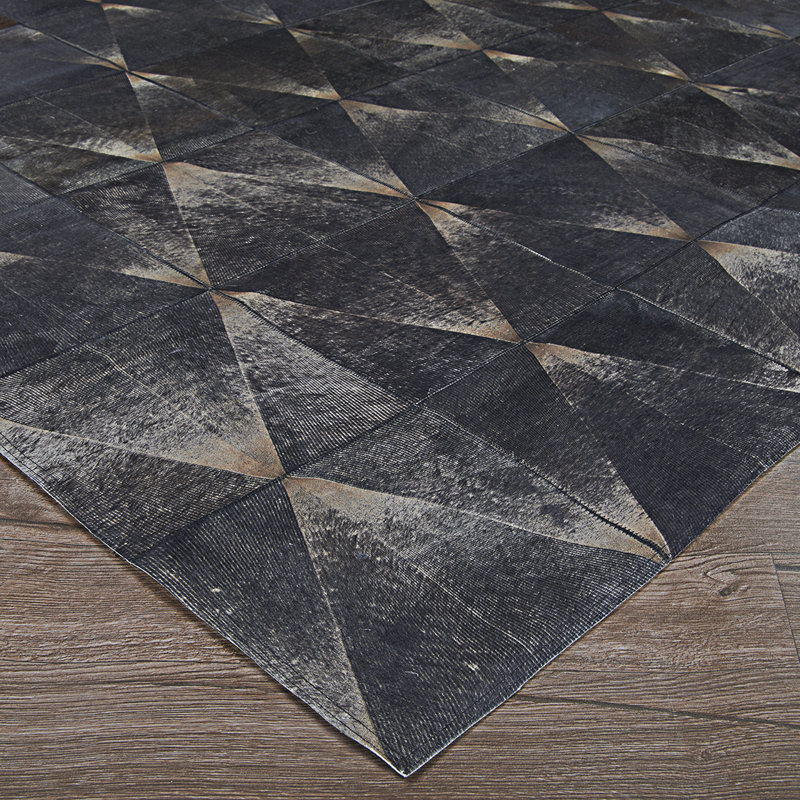 Tapis noir en cuir de vache fabriqué à la main Easthampton, Rectangle 3 pi 4 po x 5 pi 4 po