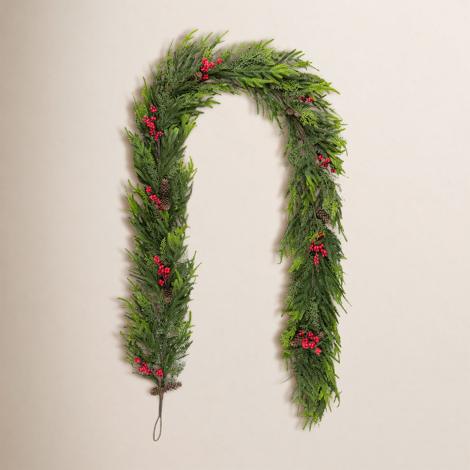 Christmas Garland with Pinecones and Red Berries, 9'