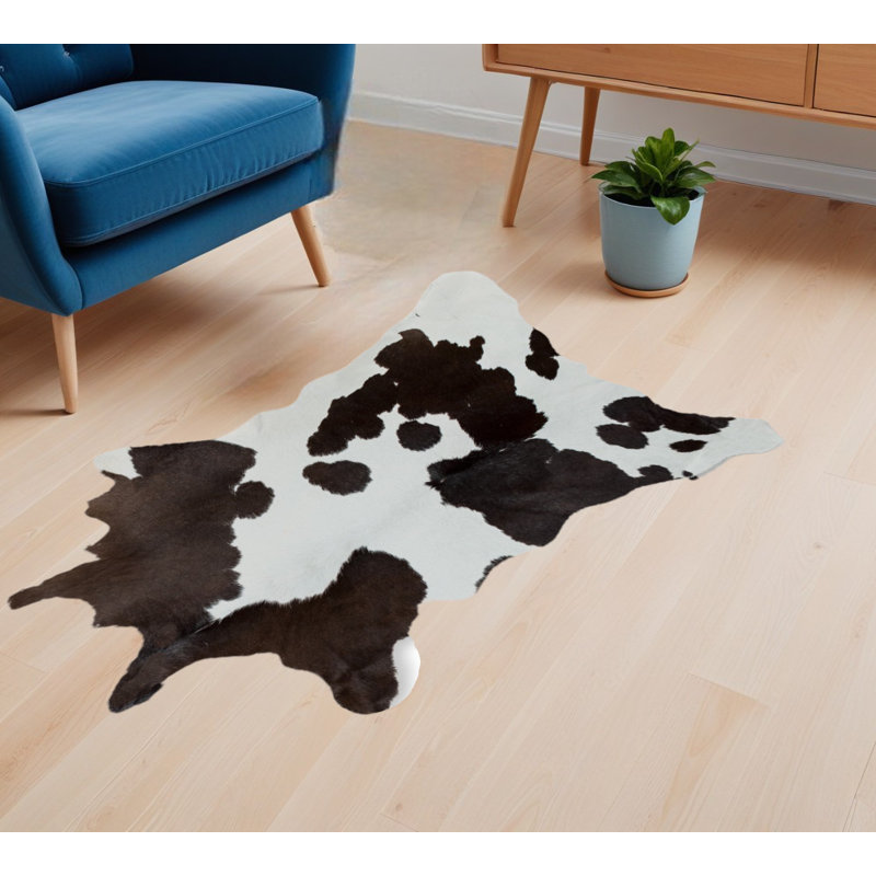 Tapis brun et blanc en cuir de vache tissé à la main 2 pi x 3 pi