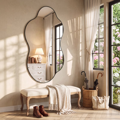 Miroir mural irrégulier de forme organique avec cadre en aluminium, miroir de meuble-lavabo décoratif asymétrique pour chambre à coucher, salon, entrée