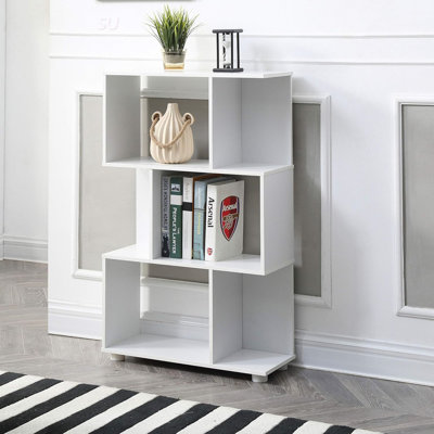 Bibliothèque moderne moderne à 3 tablettes, parfaite pour organiser et exposer avec un design élégant et fonctionnel.