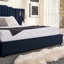 Structure de lit tapissier grand format avec tissu en velours, conception à rayures verticales avec boutons autour du lit plateforme avec tête de lit, structure solide et table de chevet - aucun sommier nécessaire - bleu foncé-250742273-250742279