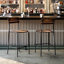 Tabouret de bar commercial en bois massif avec structure et finition antique