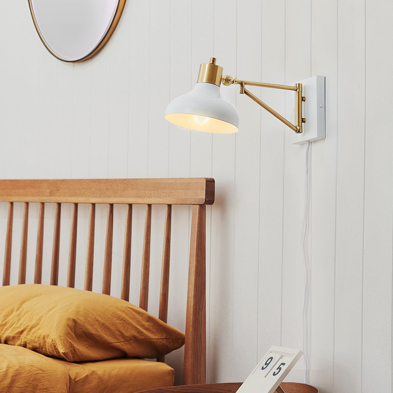 Lampe avec bras articulé en laiton brossé à 1 lumière Caityln