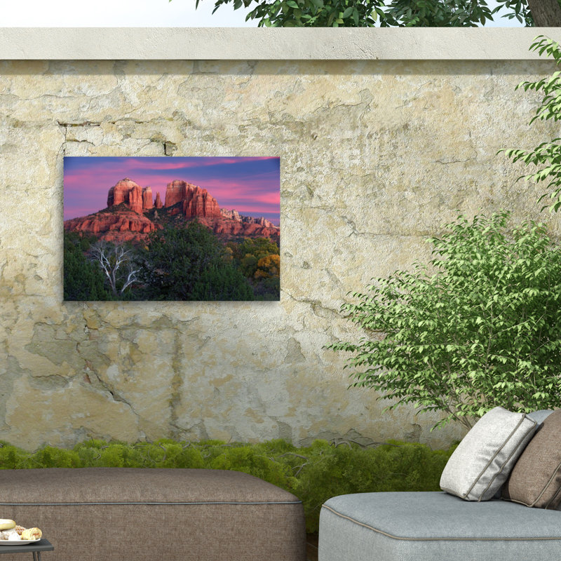 Rouleau bolologien rose sur toile par Cora Niele, H 22 po x l 32 po