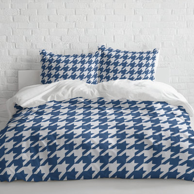 Send In The Hounds 3- Piece Decorative Lightweight Comforter Set