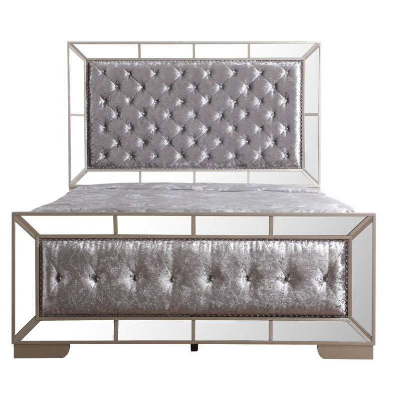 Lit chic de couleur champagne argenté, H 64 po x l 60 po x P 87 po, et attrayant pour la chambre à coucher