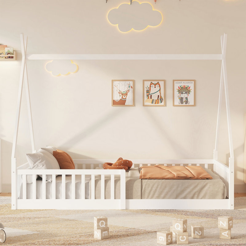 Lit simple en bois avec clôture, Blanc