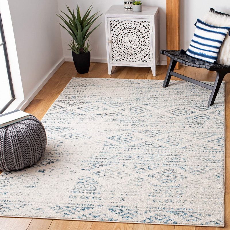 Tapis rectangulaire Nesibe 8 x 10 avec envers antidérapant