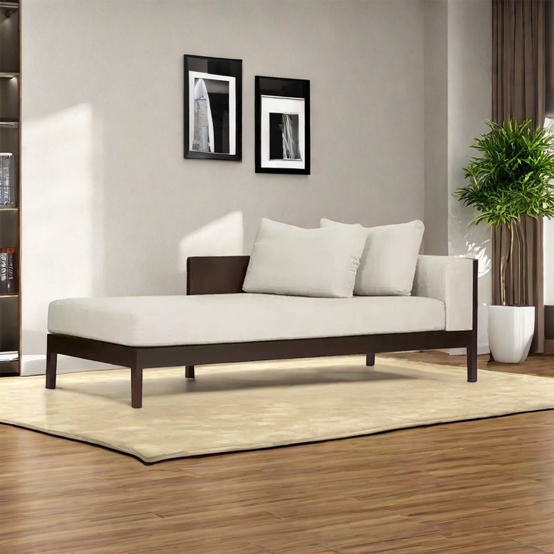 Chaise élégante en bois de frêne simple, Orienté à droite