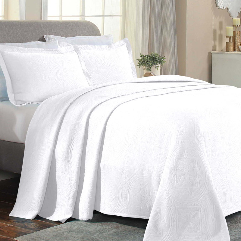 Scotia 100% Cotton Jacquard Matelasse Celtic Circle Bedspread Set, Full Bedspread + 2 Shams, White
