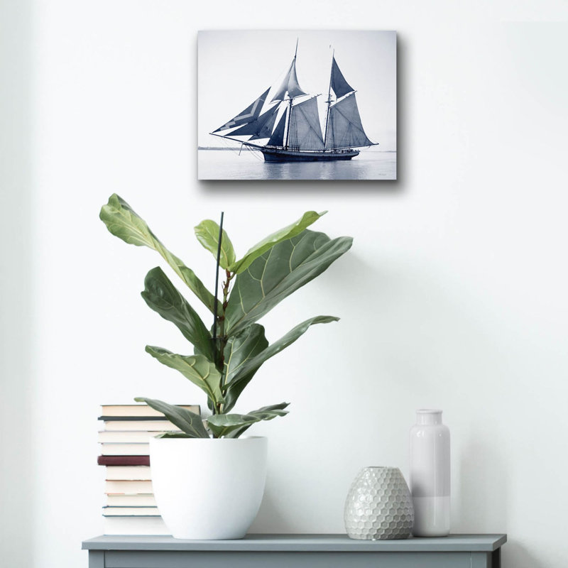 «Indigo Yacht 3» par Stellar Design Studio, art mural en verre acrylique, H 12 po x l 16 po x P 0,13 po