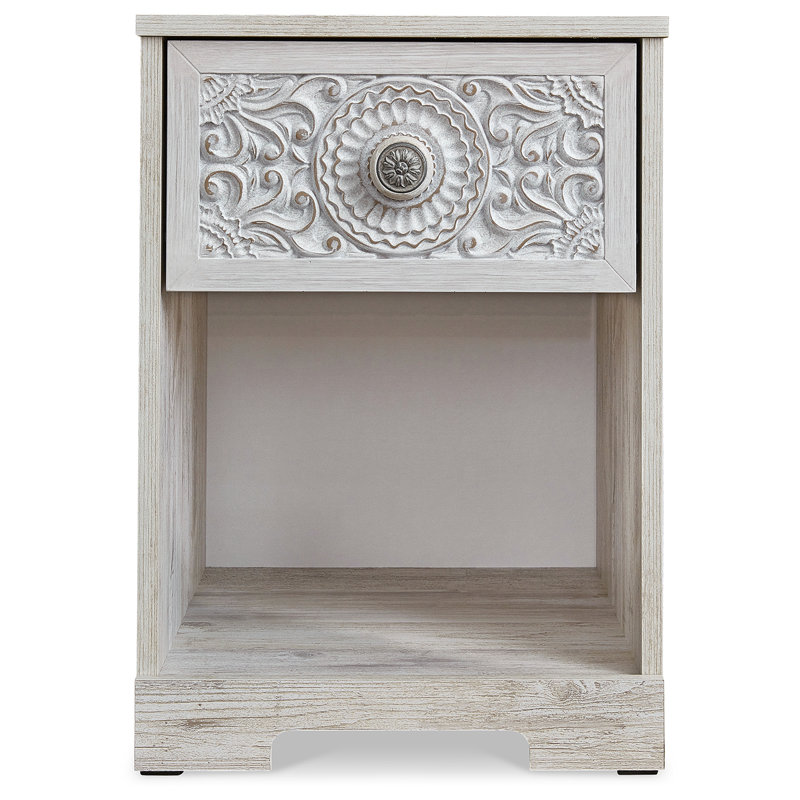 Chiya Nightstand