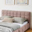Grand lit tapissier-18892493