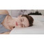 Coussin mince pour ceux qui dorment sur le dos-704175671