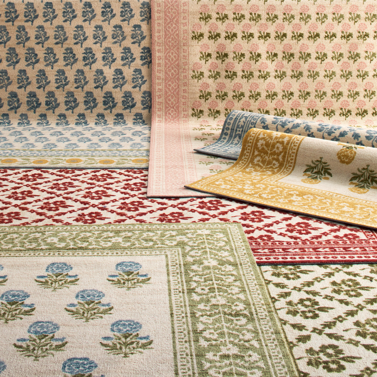 Anders Traditional Floral Wool and Nylon Gold Area Rug, Runner 2'3" x 7'6"