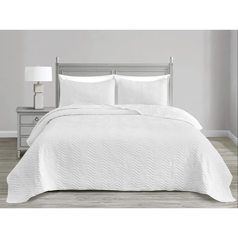 White Queen Reversible Microfiber Quilt Set with Chevron Stitch