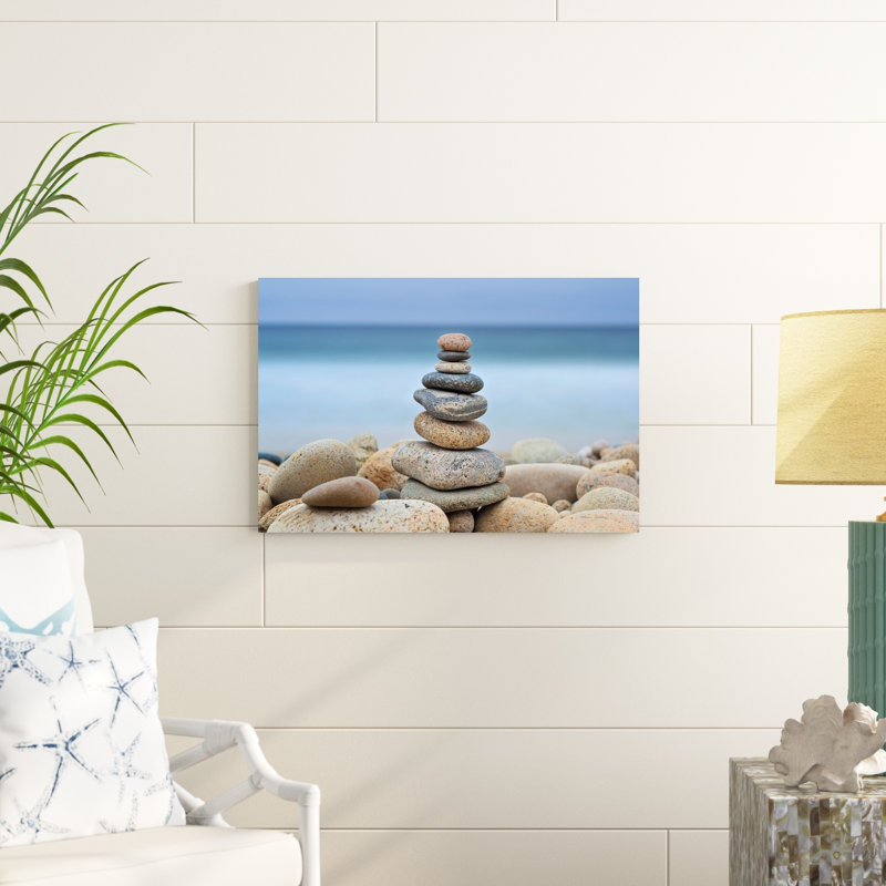 Stonen Beach Cairn, H 20 po x l 30 po