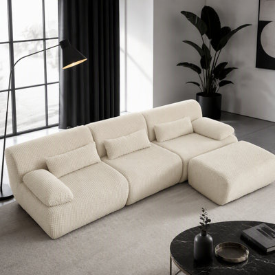 Canapé d'angle modulaire moderne avec rembourrage moelleux comme un nuage, support à ressorts ensachés et conception à extension instantanée pour les salons.