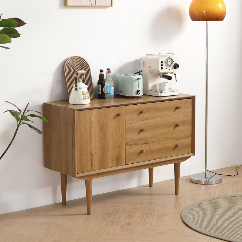 Buffet en ton de chêne neutre avec buffet spacieux