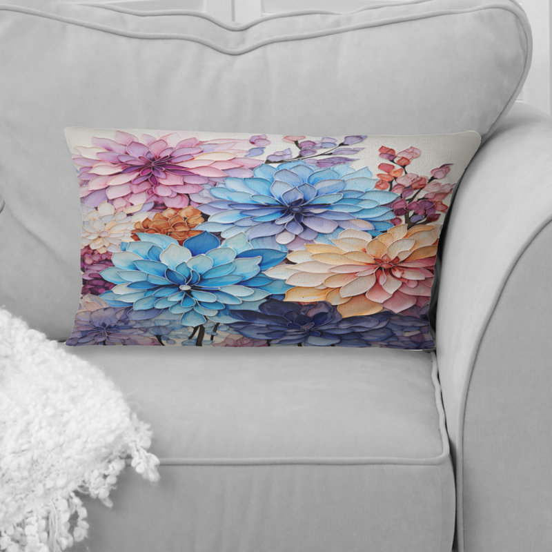 Coussin mauve à motif de pétales mauves