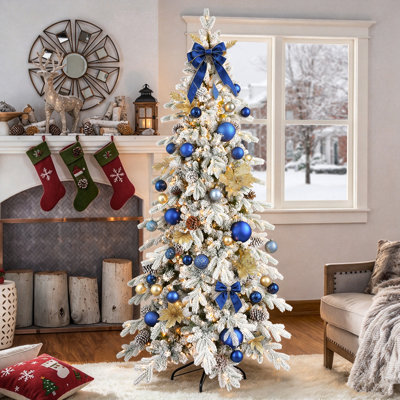 Arbre de Noël mince floqué pré-éclairé avec pommes de pin 9 pi 