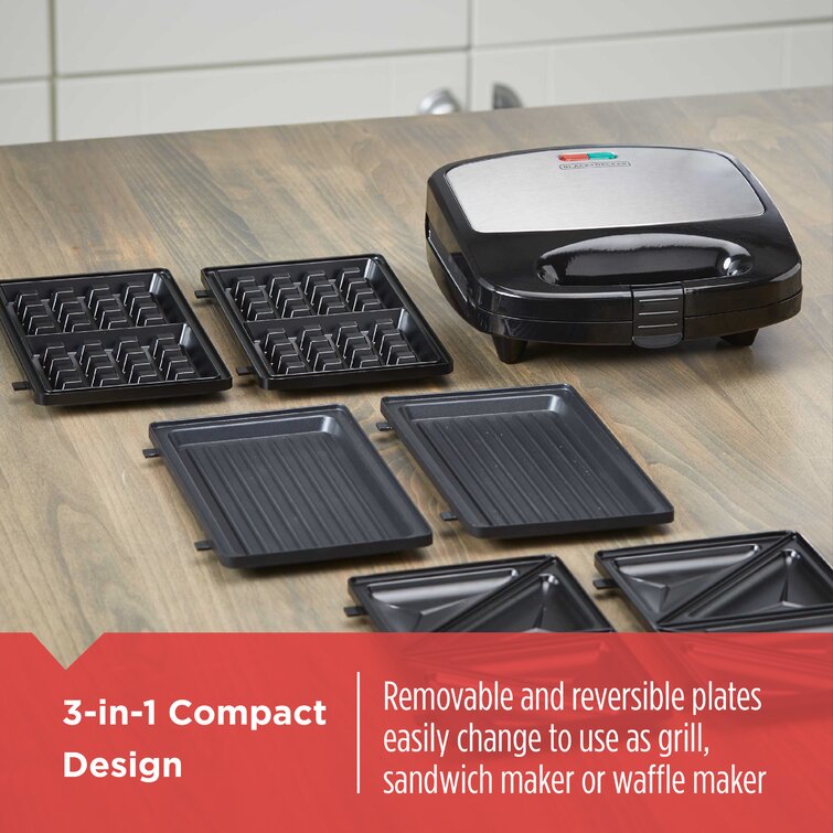 Black and Decker 3 in 1 Waffle Iron and Indoor Grill/ Griddle