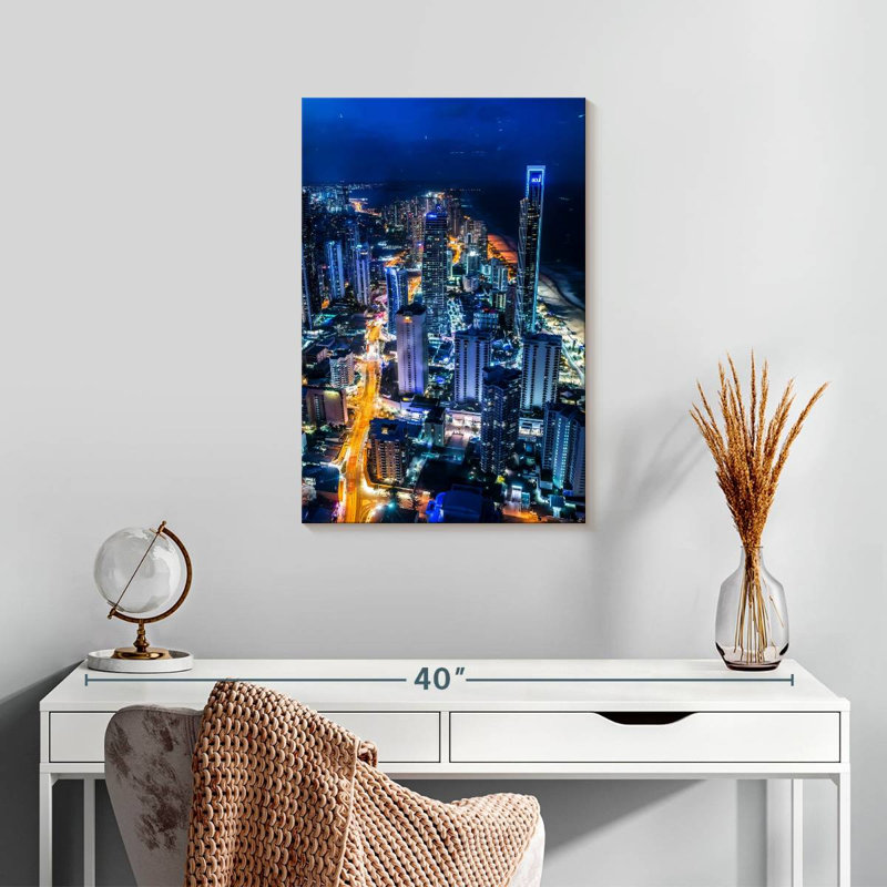 Sirci Gold Coast de nuit, H 24 po x l 16 po
