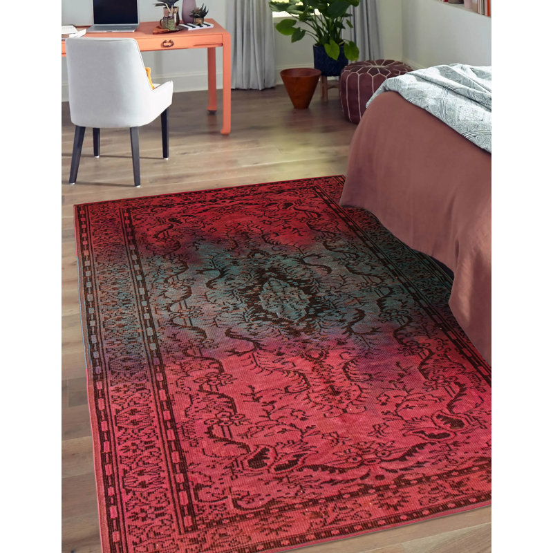 Tapis rouge à transition de couleur 6 pi 3 po x 9 pi 2 po