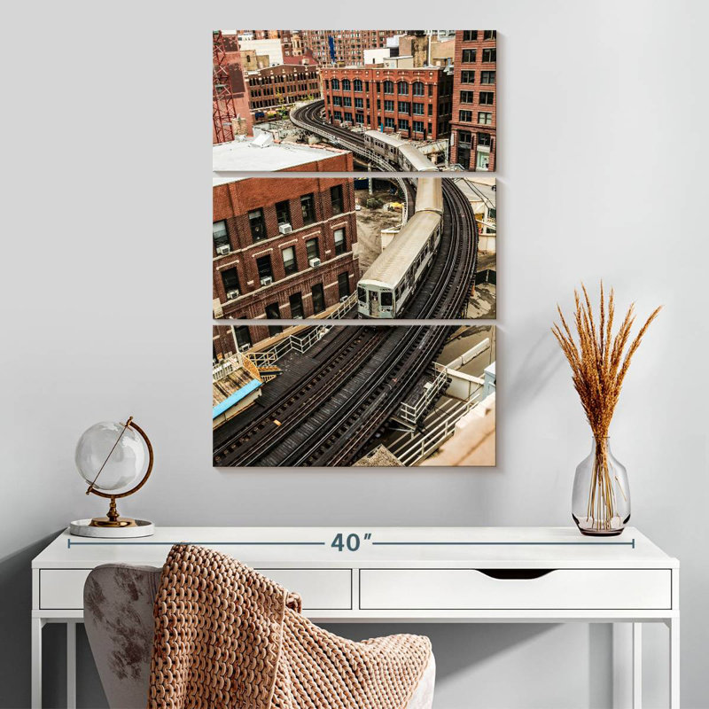Sireci Chicago Train, 32" H x 20" W