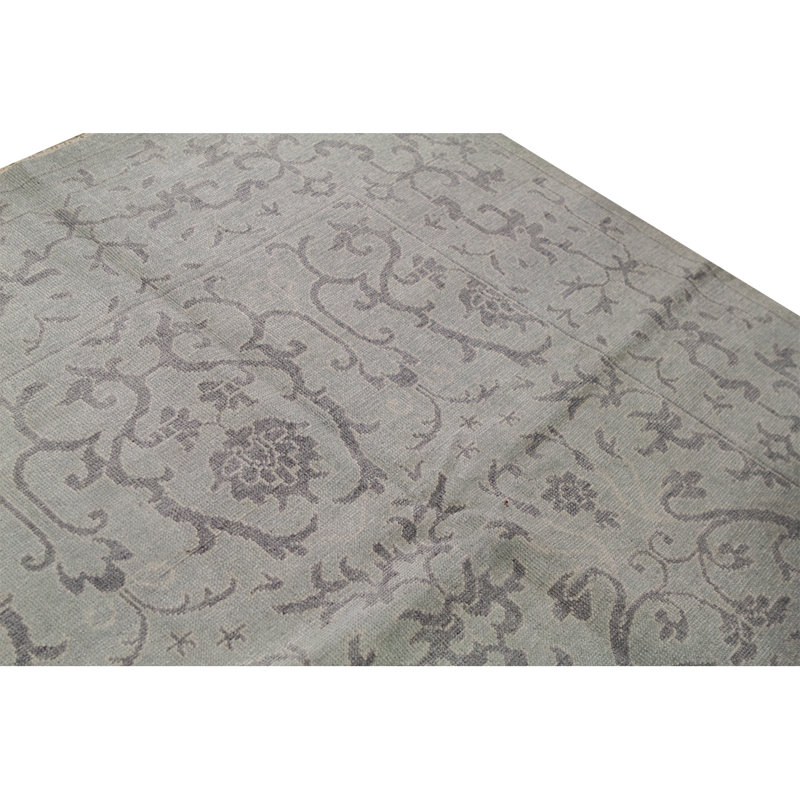 Floral Area Rug in Gray